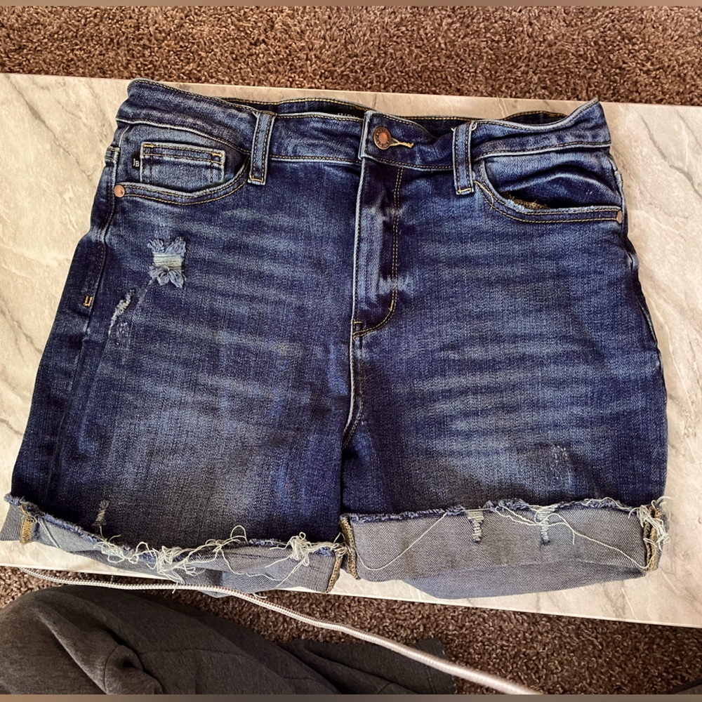 Judy Blue Dark Wash Mid Rise Jean/Denim Shorts with fringe
